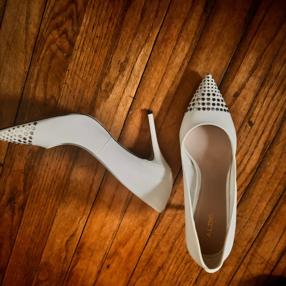 White ALDO heel size 10